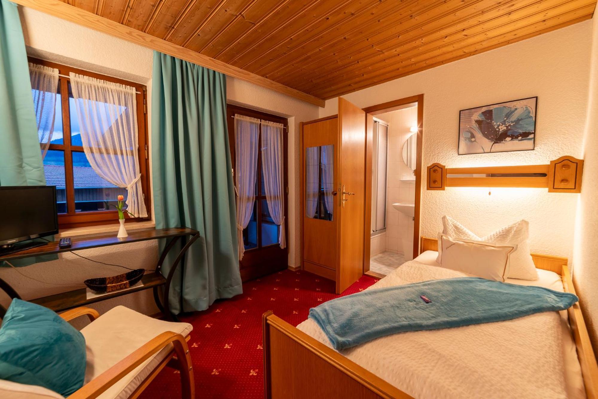 Gaestehaus Beim Schneidersepp Inkl. Chiemgaukarte Ruhpolding Exterior foto